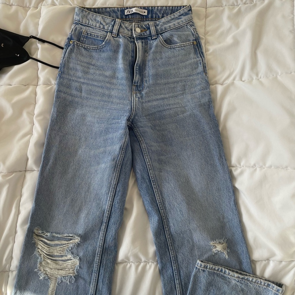 Zara High Waisted Straight leg Jeans